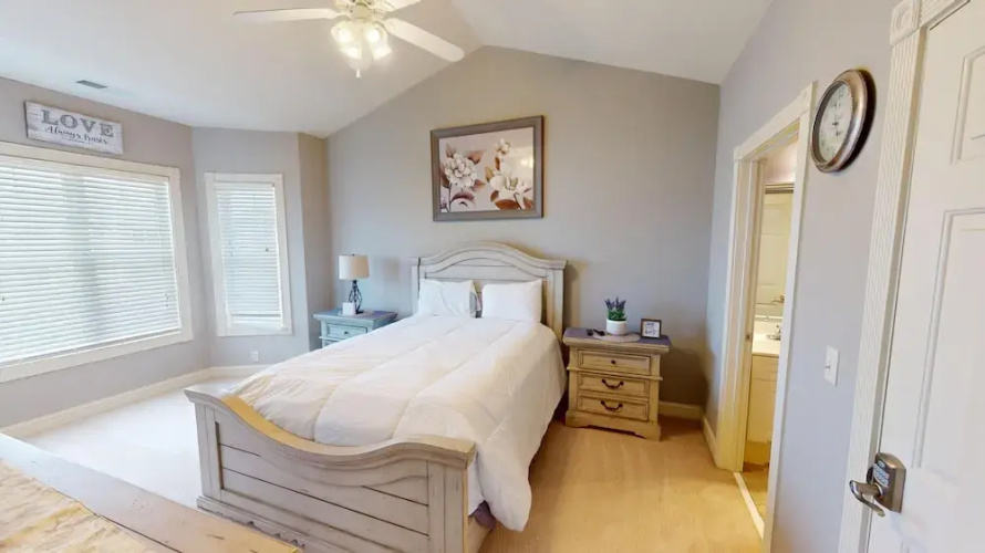 Magnolia Pointe Luster Leaf 4895-402