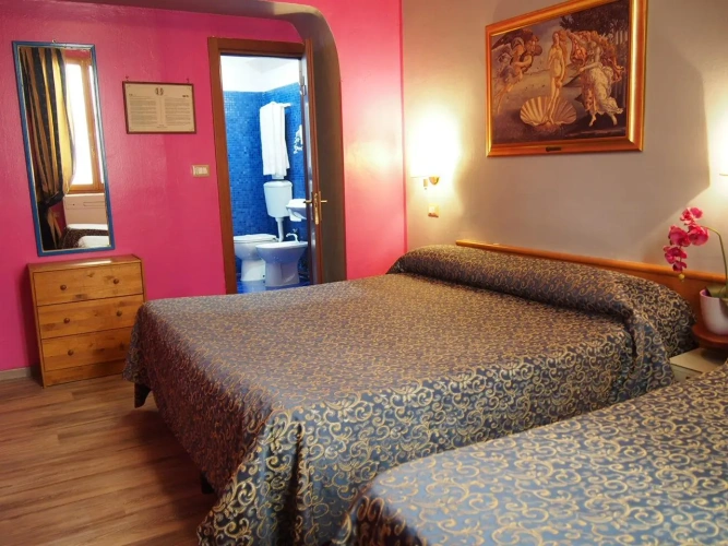 Standard Triple room
