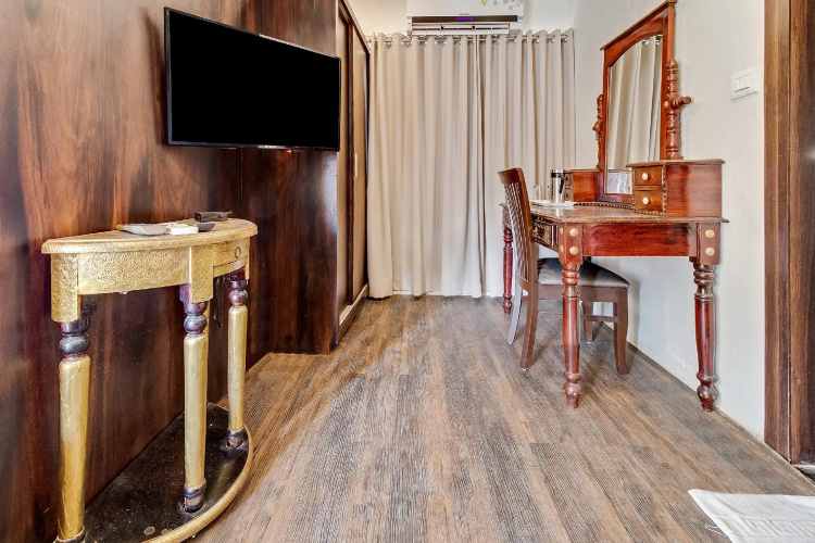 OYO 47777 Hotel Laxminarayan