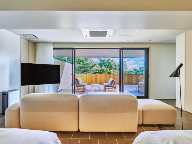 1 Bedroom Standard Suite with pool view