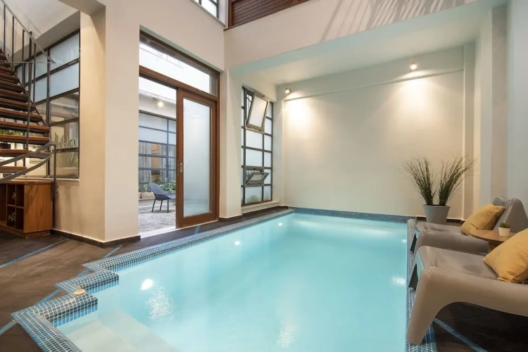 4 Bedrooms Villa with balcony