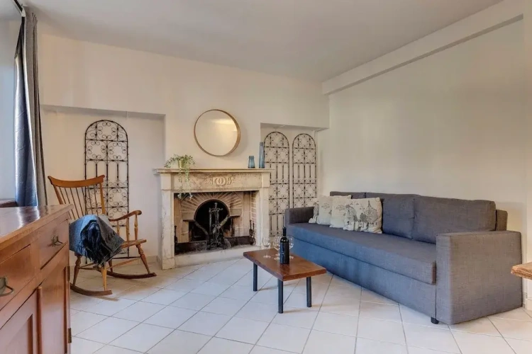 3 Bedrooms Apartment