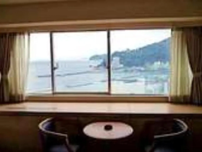 Standard Twin room with sea view