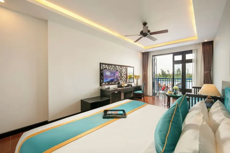 Grand Double Suite with balcony and with river view