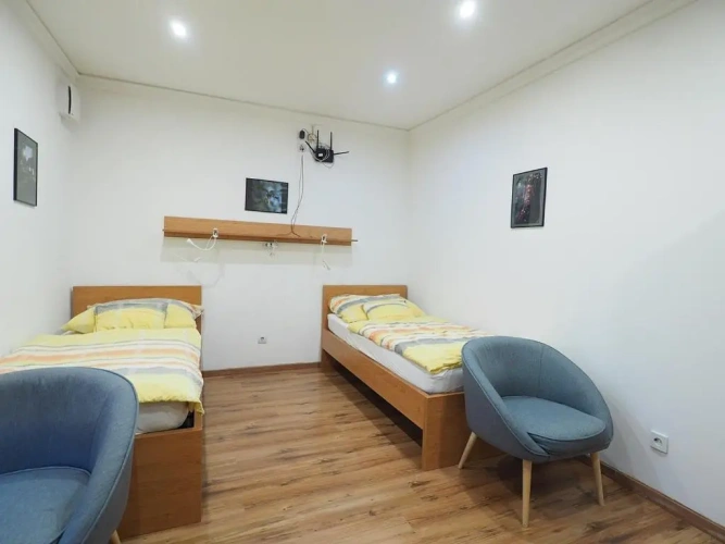2 Bedrooms Apartment