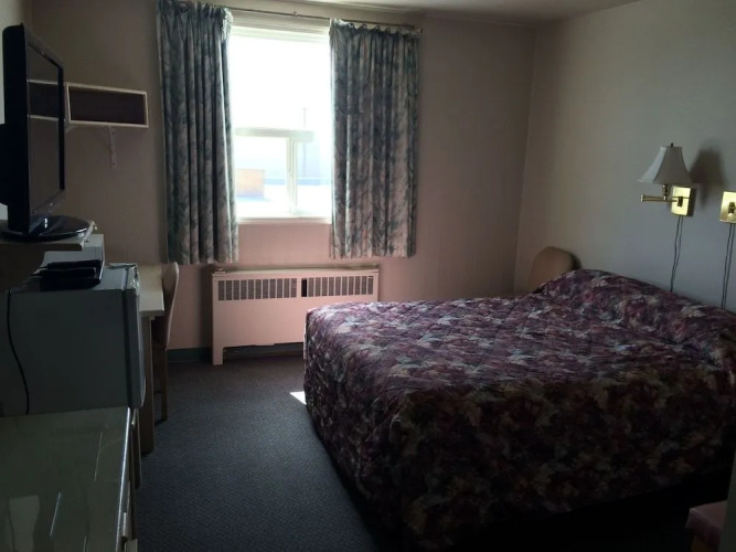 Swan Hills Hotel