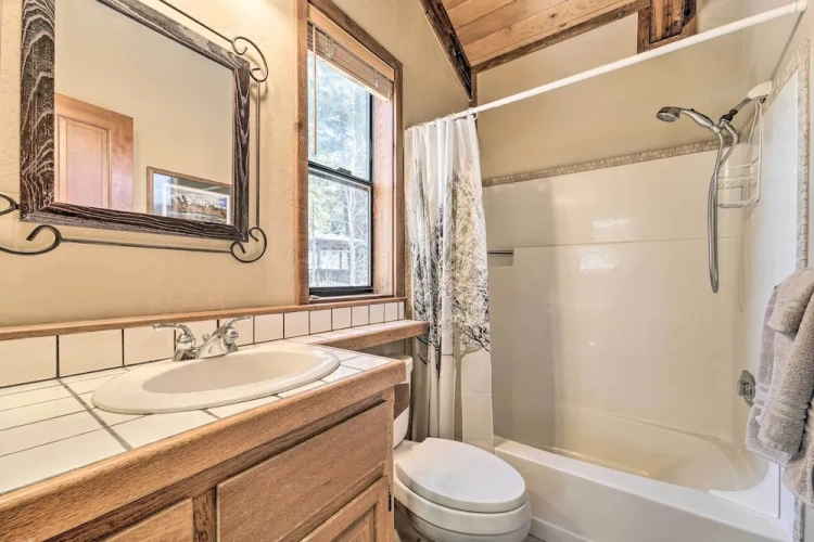 4 Bedrooms Cottage