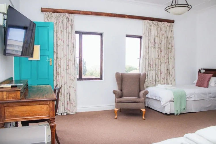 Standard Triple room with balcony