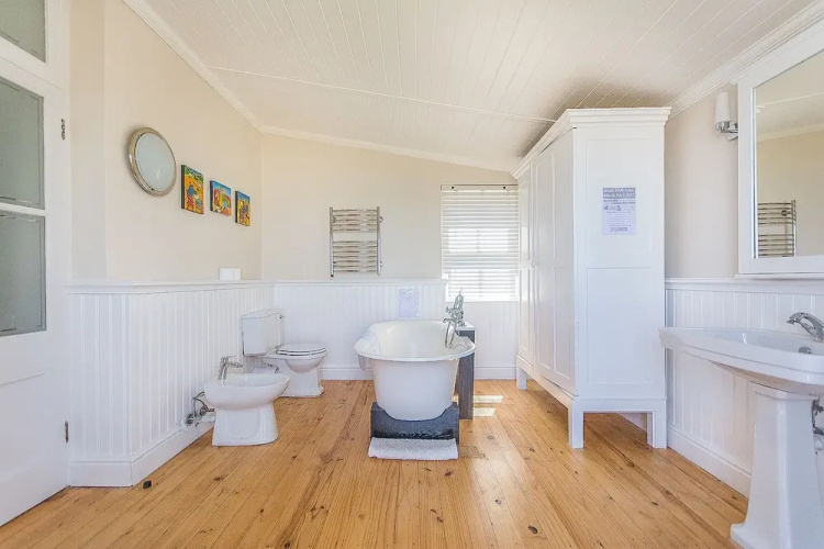 Fintimara Bay House