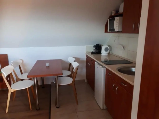 Apartment with lake view