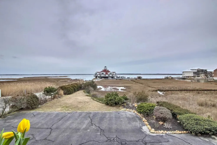Walk to Shore & Dining: Midtown Ocean City Gem