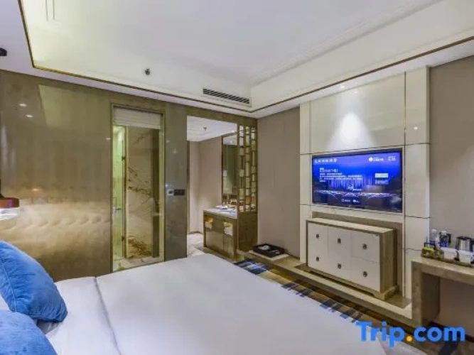 Standard Double room with city view