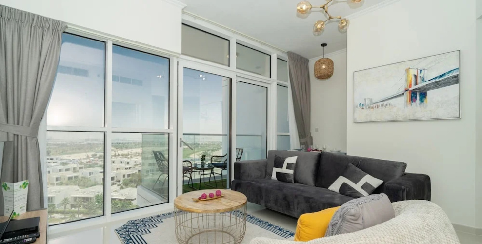 Carson Elegant Living in One Bedroom