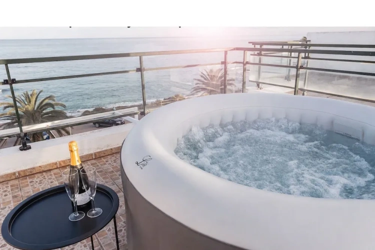 2 Bedrooms Apartment oceanfront
