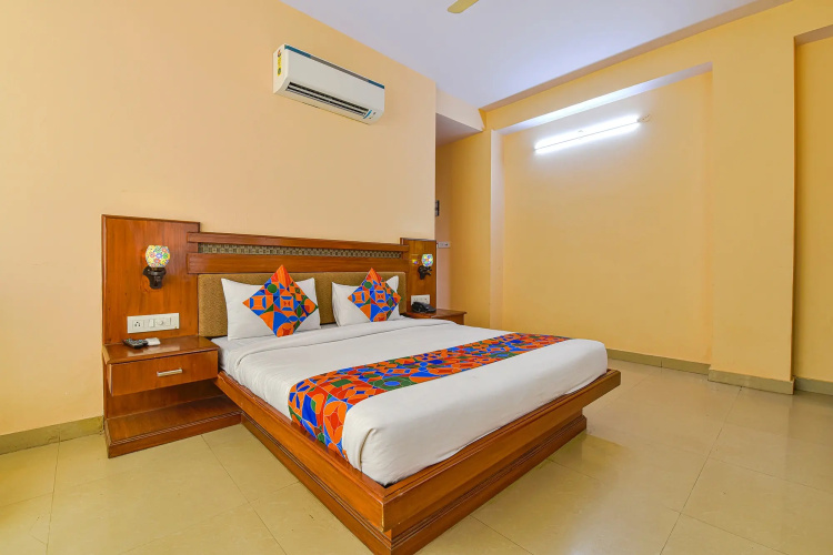 Fabhotel Royal Residency