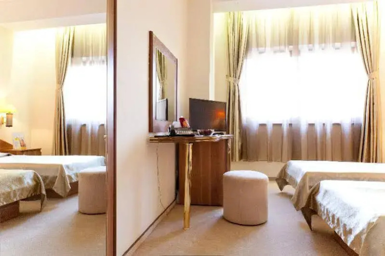 Euro Hotels International Arcul De Triumf