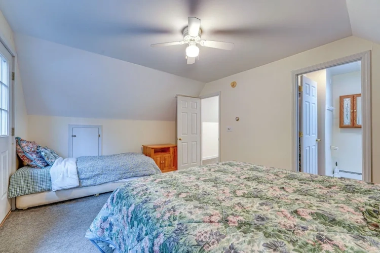 5 Bedrooms Cottage