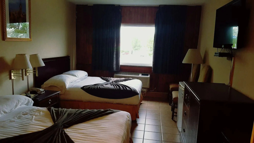 Chomedey Inn