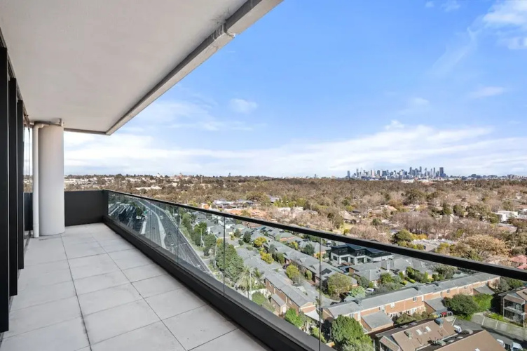 Stylish City-view Apartment With Amenities
