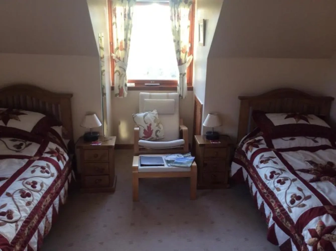Standard Twin room with mountain view