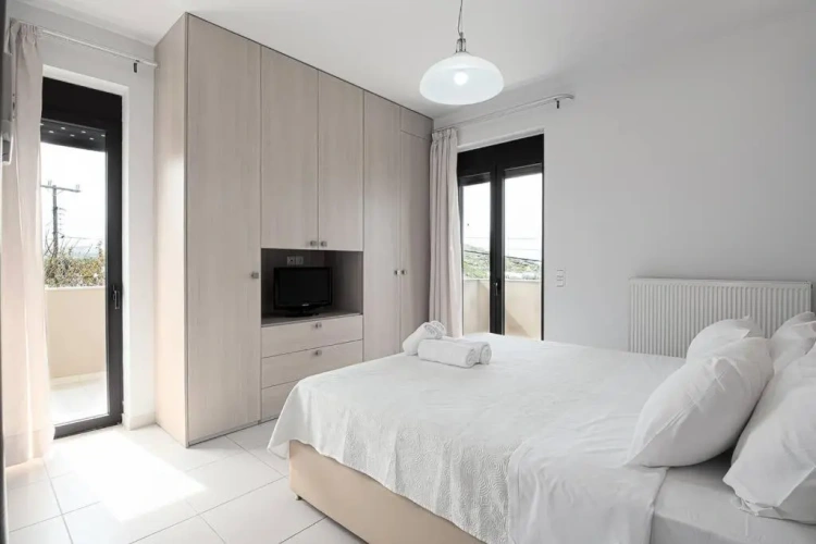 3 Bedrooms Apartment