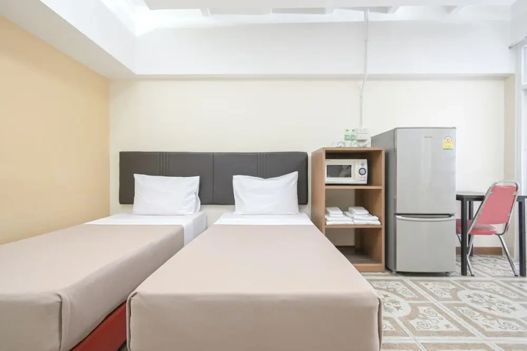 Standard Twin room with balcony