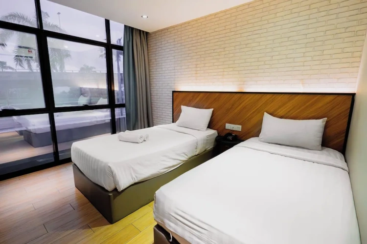 Deluxe Twin room with city view
