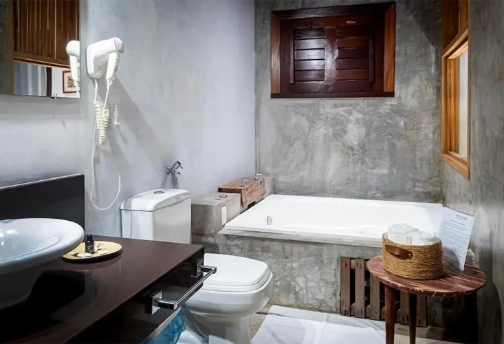 Deluxe Suite with balcony