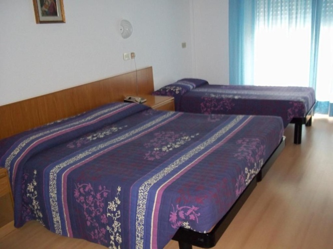 Standard Triple room