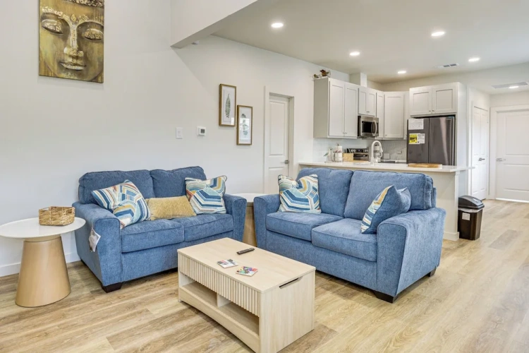 2 Bedrooms Apartment