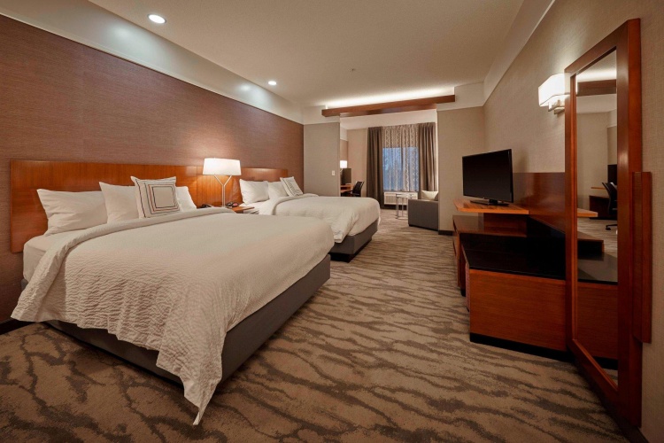 Quadruple Suite with inland view