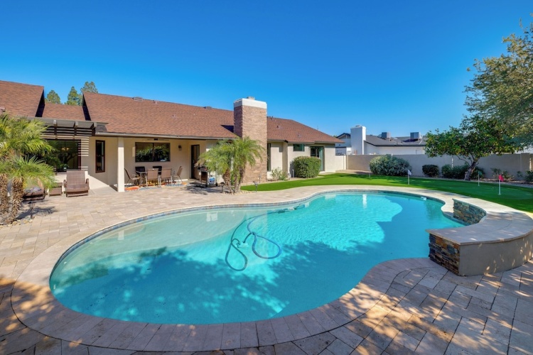 4 Bedrooms Cottage