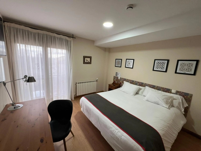 Hostal Y Casa Rural La Colmena
