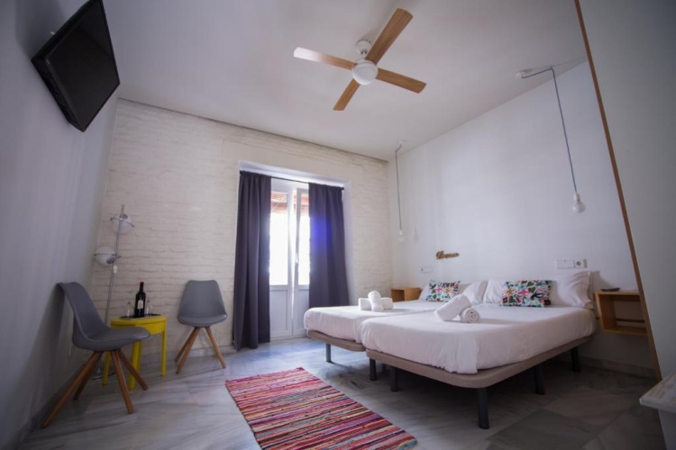 Standard Twin room with balcony
