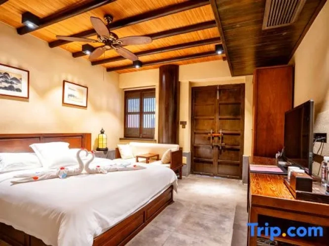 4 Bedrooms Villa
