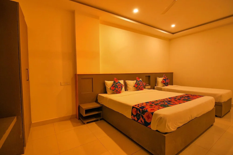 Fabhotel Champion Gateway