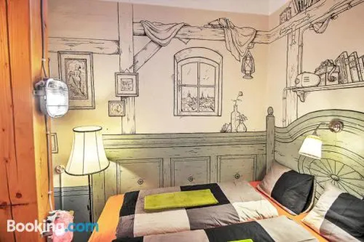 Lavender Circus Hostel And Apartments