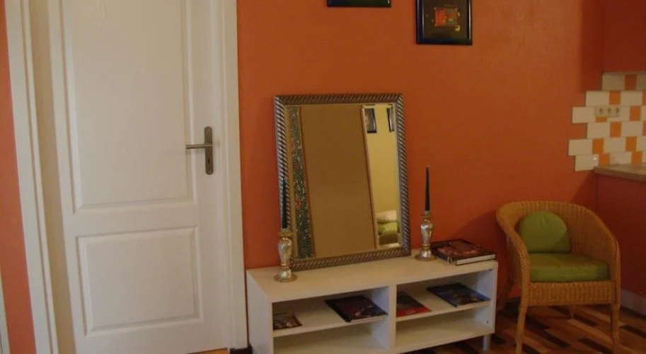 Art Apartments