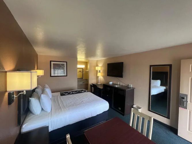 Antler's Inn Motel