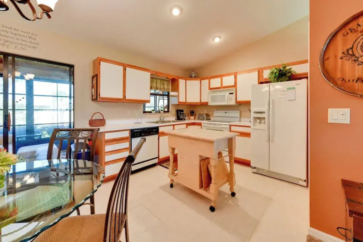 Grill, Lanai & Pool Access: Charming Sebring Villa