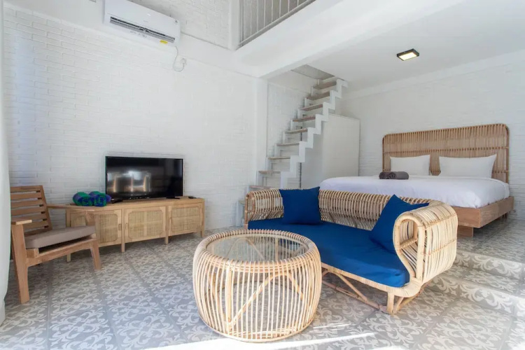 White Studio Villa