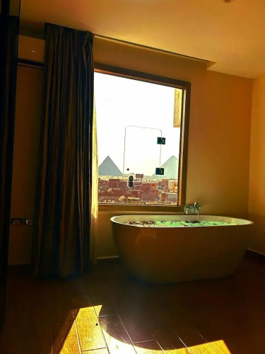 Pyramids sun temple view Inn