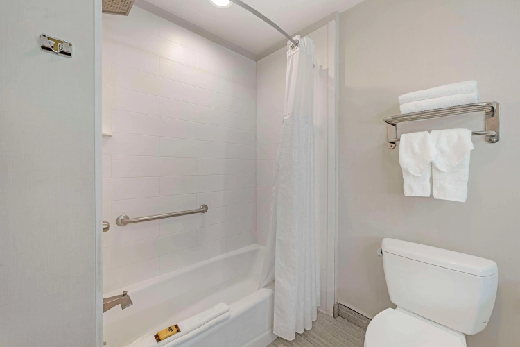 Best Western Plus Gardena Inn & Suites photo 11