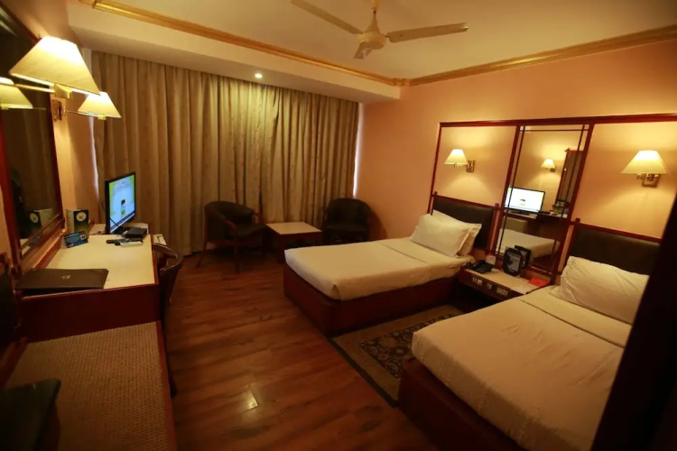 OYO 2379 Nahar Heritage Hotel