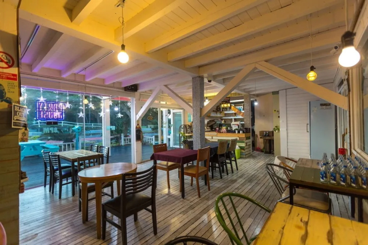 8PM Party Guesthouse Seongsan-Hostel
