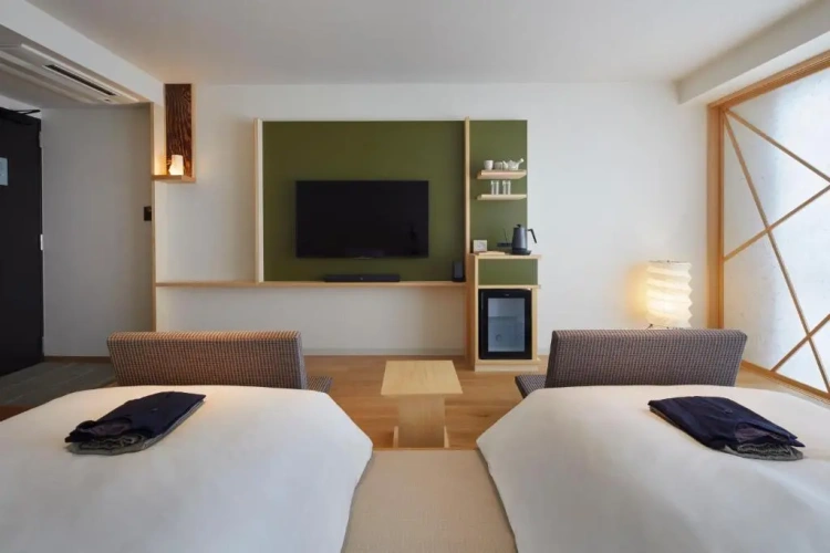 Deluxe with Tatami Area Triple room