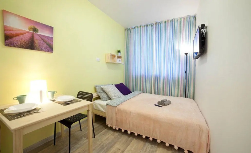 Фотография номера квартиры Диван и чемодан на Карла Маркса