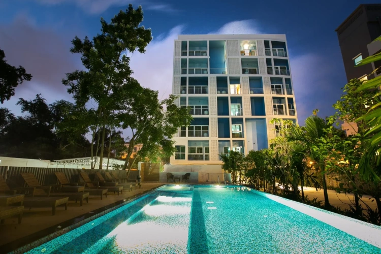 Deluxe Double room with pool view