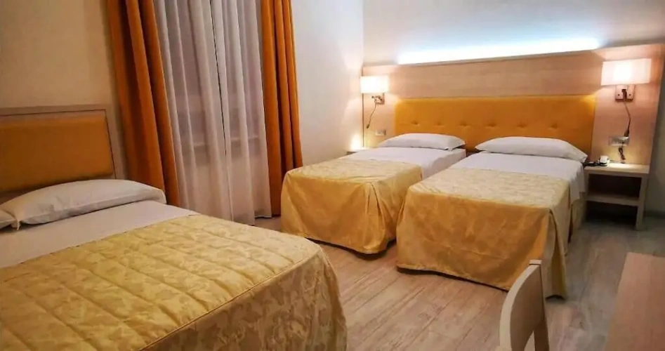 Comfort Triple room with city view
