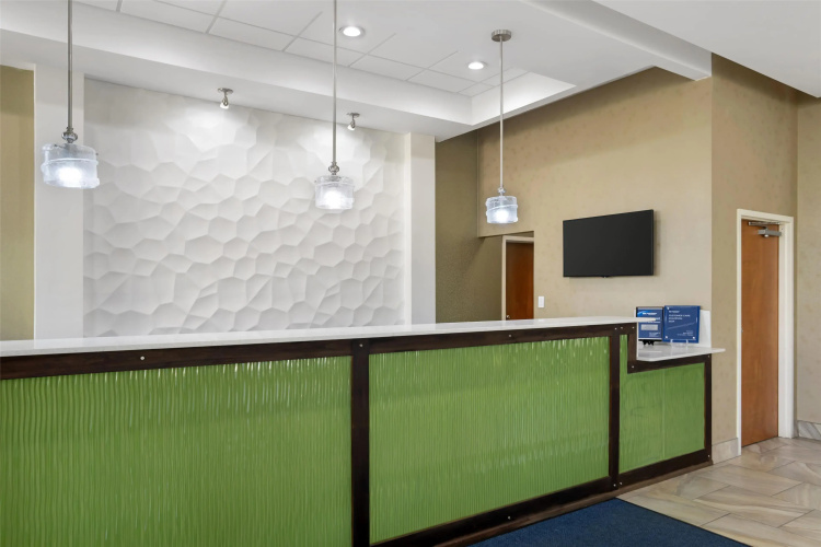 Best Western Inn & Suites - Monroe